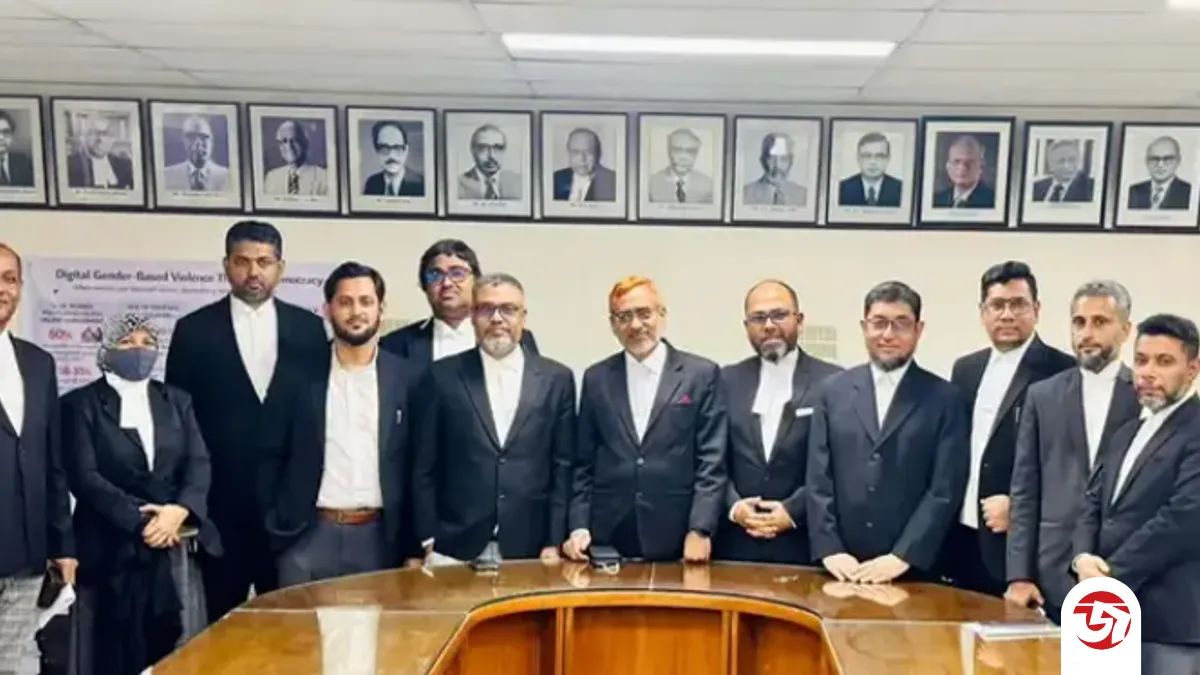 একযোগে ১৭ ডেপুটি ও সহকারী অ্যাটর্নি জেনারেলের পদত্যাগ