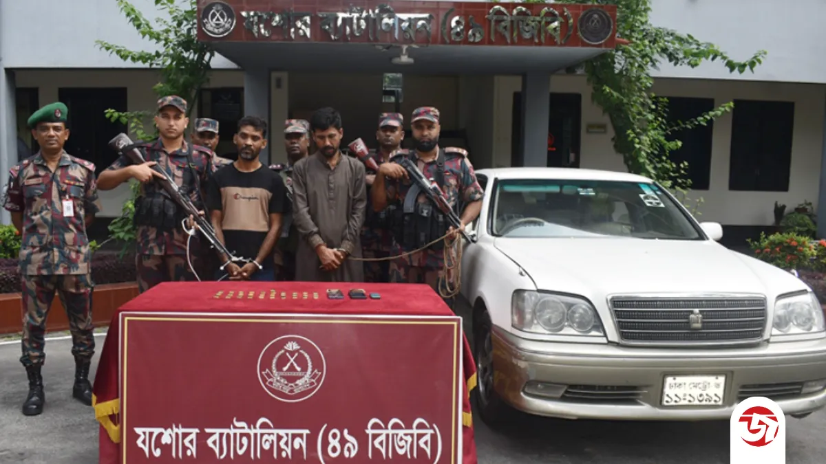 যশোরে ৭ কোটি টাকার স্বর্ণসহ আটক ২, জব্দ প্রাইভেট কার