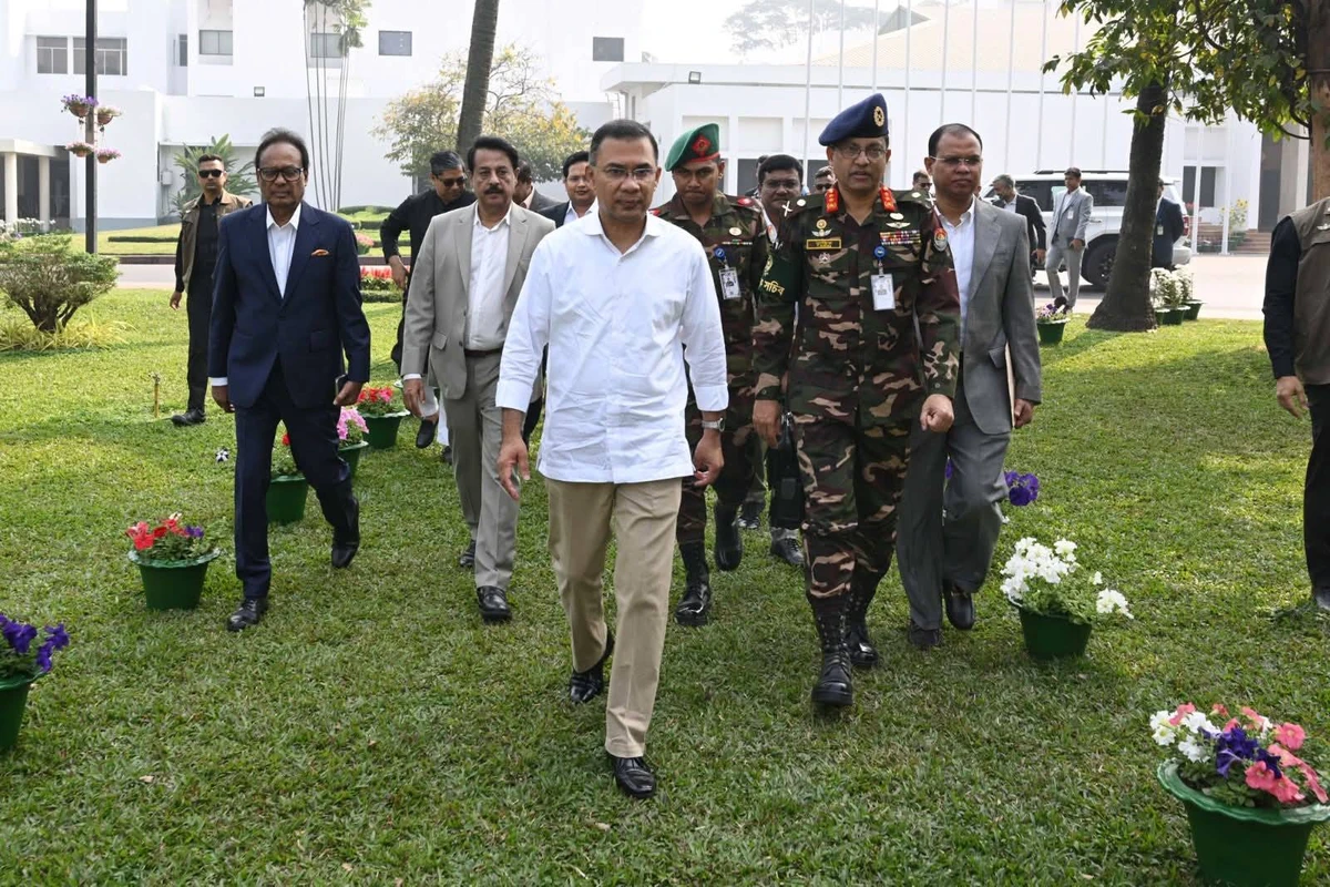 প্রথমবারের মতো তেজগাঁও প্রধানমন্ত্রী কার্যালয়ে তারেক রহমান