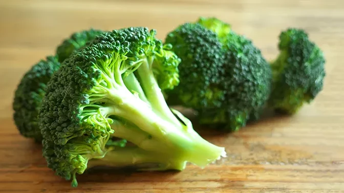 ব্রকলি খাওয়ার সুফল, কুফল ও সতর্কতা জেনে নিন!