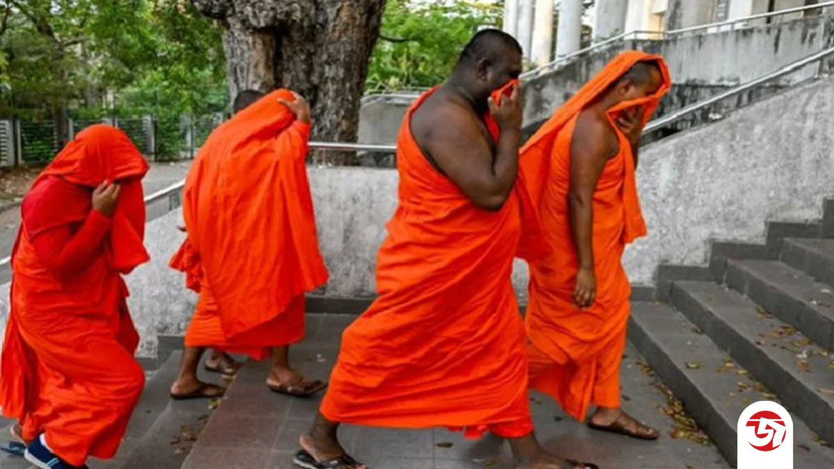 শ্রীলঙ্কার বিমানবন্দরে ১১০ কেজি গাঁজাসহ ২২ বৌদ্ধ ভিক্ষু গ্রেপ্তার