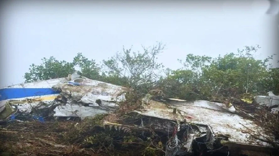 যাত্রীবাহী বিমান বিধস্ত, নির্বাচনের প্রার্থীসহ নিহত ১৫!