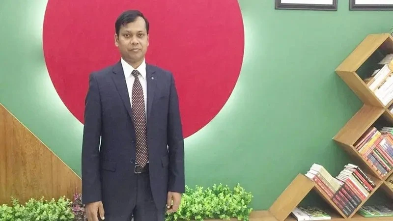 কেনো ডিসি সরওয়ারের নামে মামলা করতে চায় আদালত?