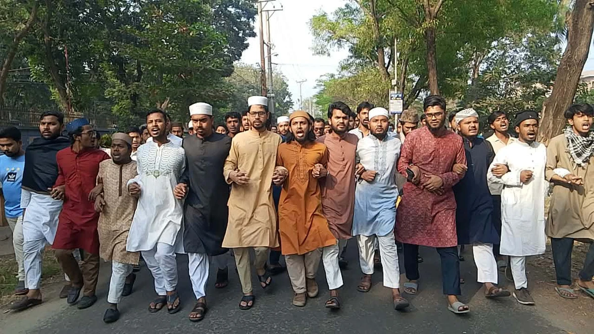 ওসমান হাদি হত্যার বিচার দাবিতে রাবিতে ফের বিক্ষোভ