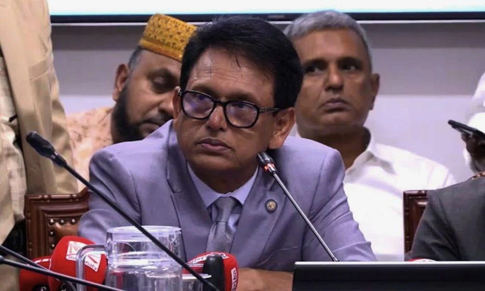 প্রশাসনে বদলি সিন্ডিকেট? তদন্তের ইঙ্গিত দিলেন শিক্ষামন্ত্রী