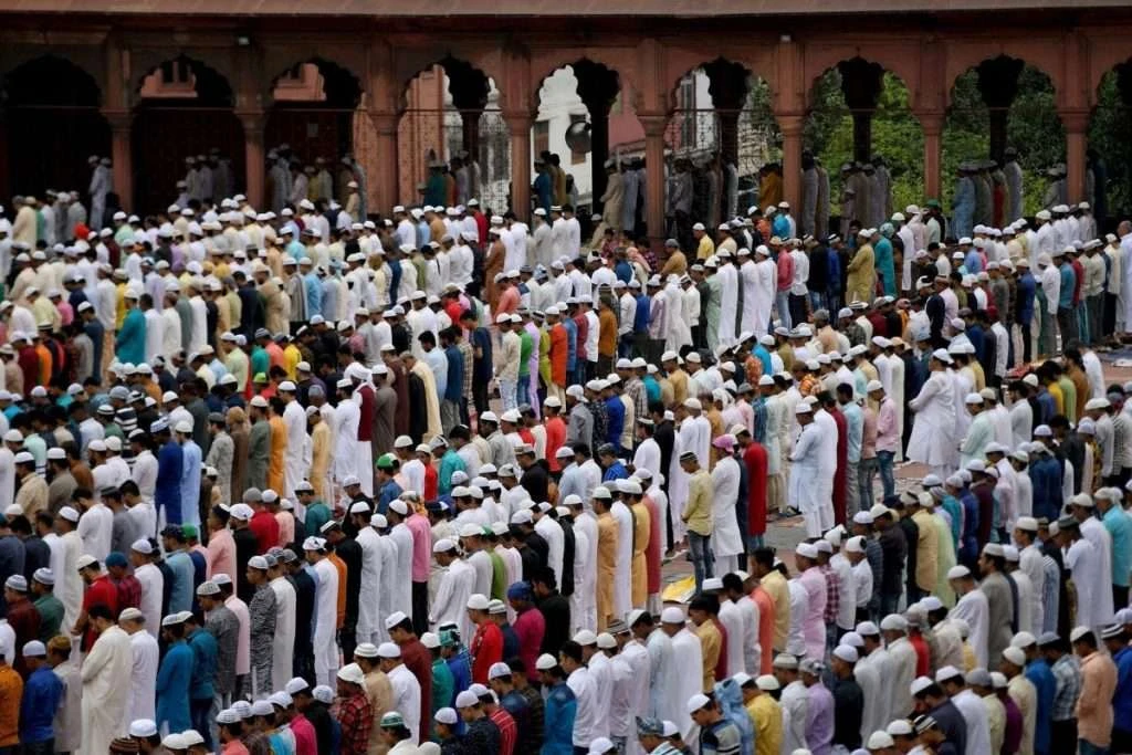 বিশ্বজুড়ে ঈদের তারিখ ঘোষণা, কোথায় কবে উদযাপন