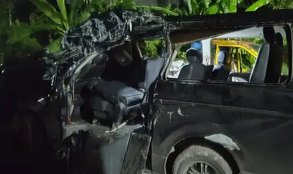 ফেনীতে ট্রাকের ধাক্কায় মাইক্রোবাস যাত্রী নিহত, আহত ৮