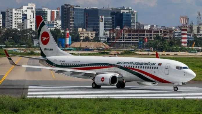 যুদ্ধের এক মাসে ঢাকা থেকে কত ফ্লাইট বাতিল হলো?