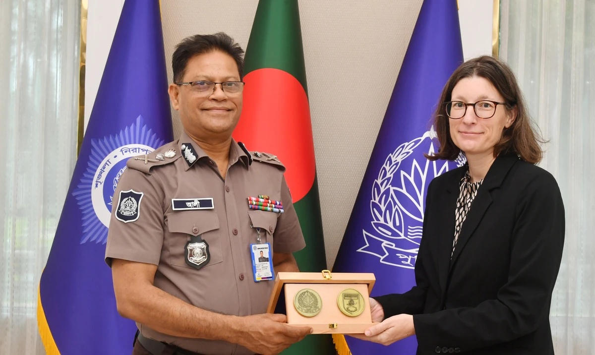 আইজিপির সঙ্গে জার্মান দূতাবাস প্রতিনিধির সৌজন্য সাক্ষাৎ