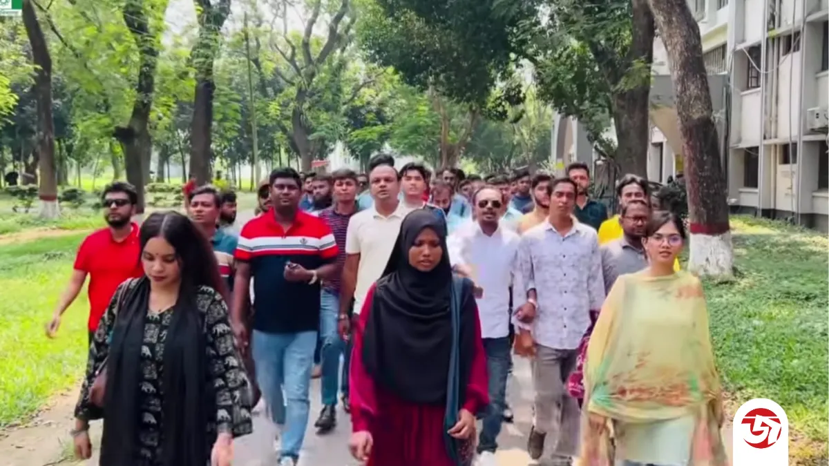 গুম-অপহরণের ‘নাটক’ ও নারী নির্যাতনের অভিযোগের প্রতিবাদে ইবি ছাত্রদলের বিক্ষোভ