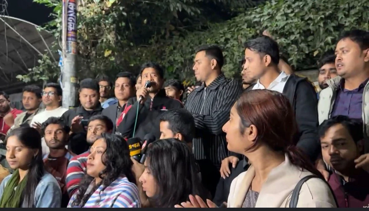 নির্বাচনের তফসিল ঘোষণাকে স্বাগত জানিয়ে ঢাবিতে ছাত্রদলের মিছিল