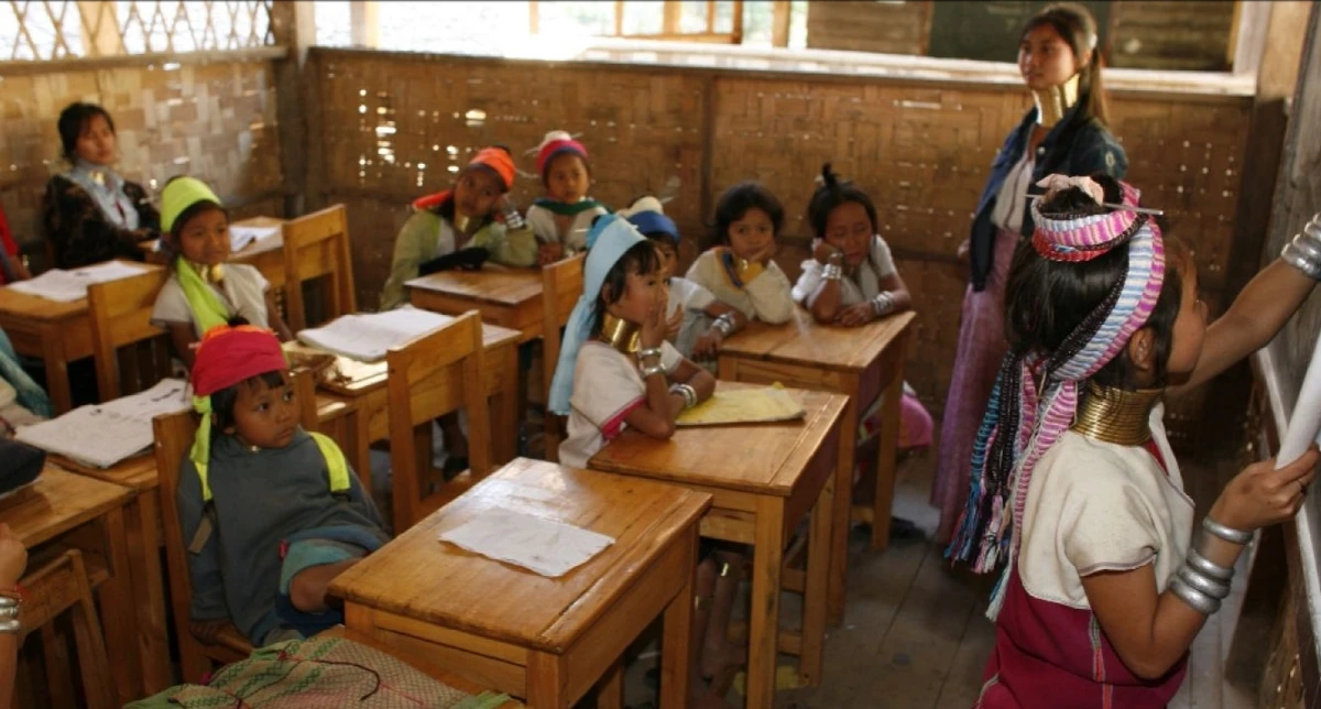 কানাডার ইনডিজেনাস শিক্ষা ব্যবস্থাই কি হতে পারে আধুনিক শিক্ষার বিকল্প পথ !