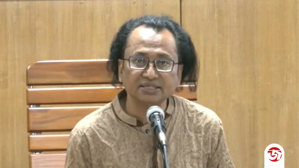 দিল্লিতে প্রবেশের অনুমতি না পেয়ে ঢাকার পথে তথ্য উপদেষ্টা