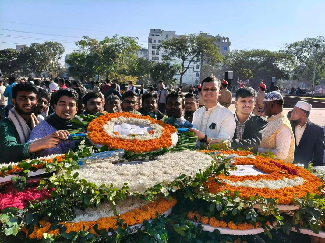 রায়েরবাজার বদ্ধভূমিতে শ্রদ্ধাঞ্জলি জবি সাংবাদিক সমিতির