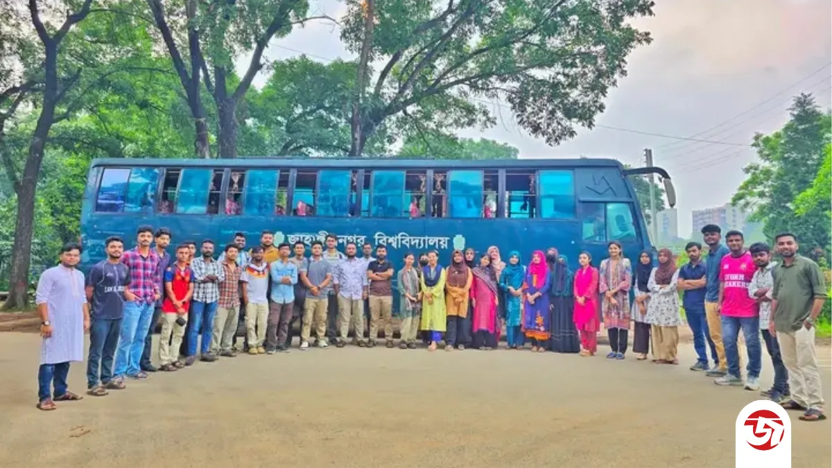 ঈদে শিক্ষার্থীদের বাড়ি ফেরা সহজ করতে জাকসুর বিশেষ বাসসেবা