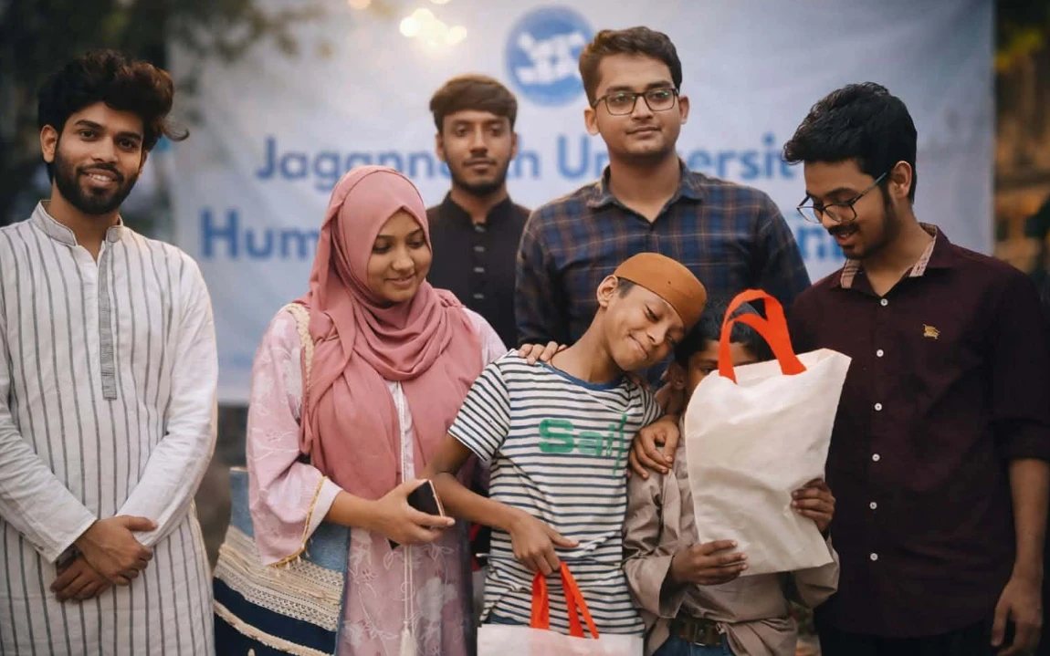 জবি হিউম্যান রাইটস সোসাইটির ‘প্রজেক্ট স্মাইল’: পথশিশুরাই যেখানে প্রধান অতিথি