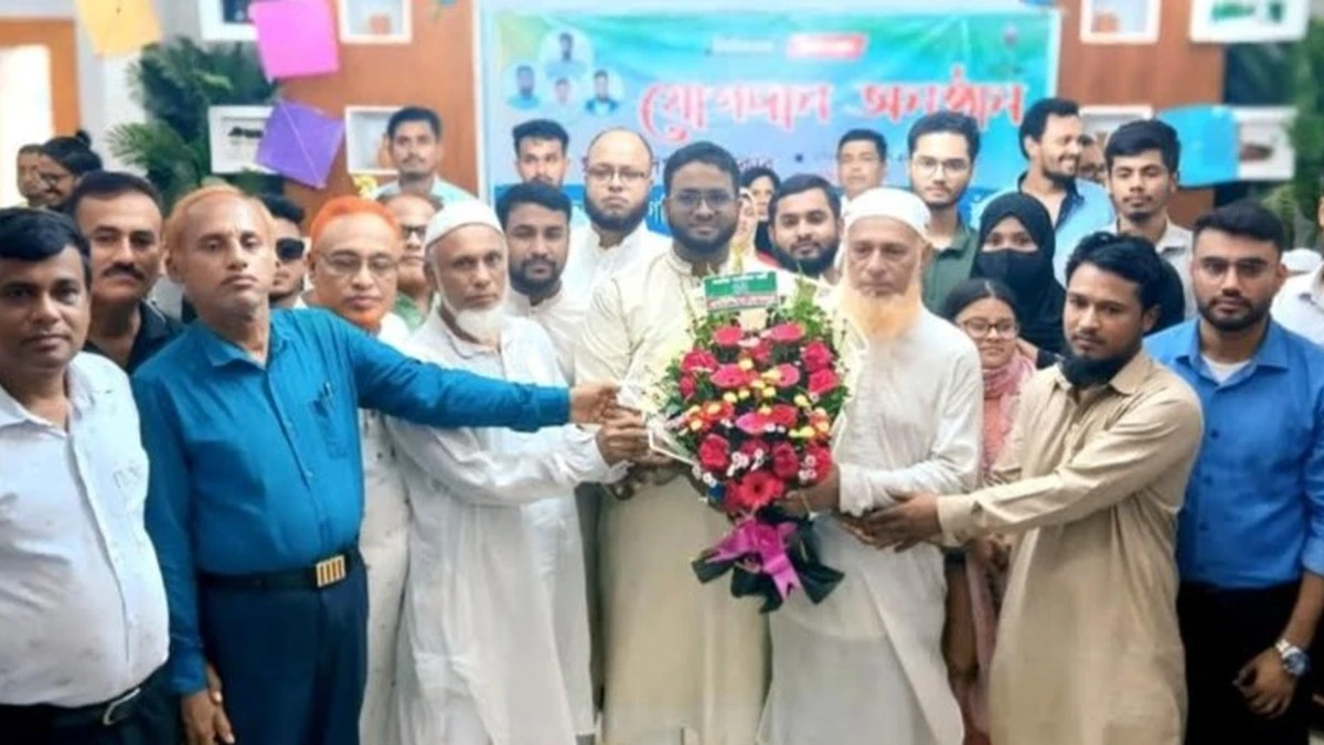 চাঁদপুরে দুই শতাধিক নেতাকর্মীর আনুষ্ঠানিকভাবে এনসিপিতে যোগদান