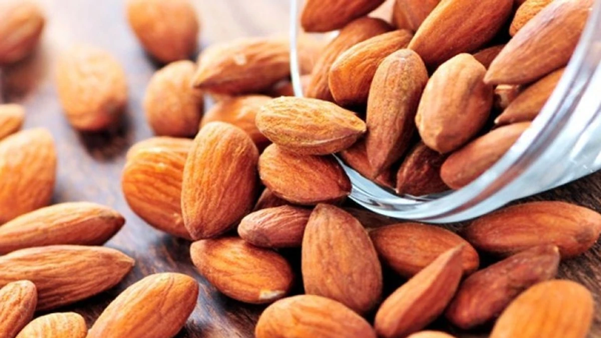 যেসব কারণে খাবেন কাঠবাদাম