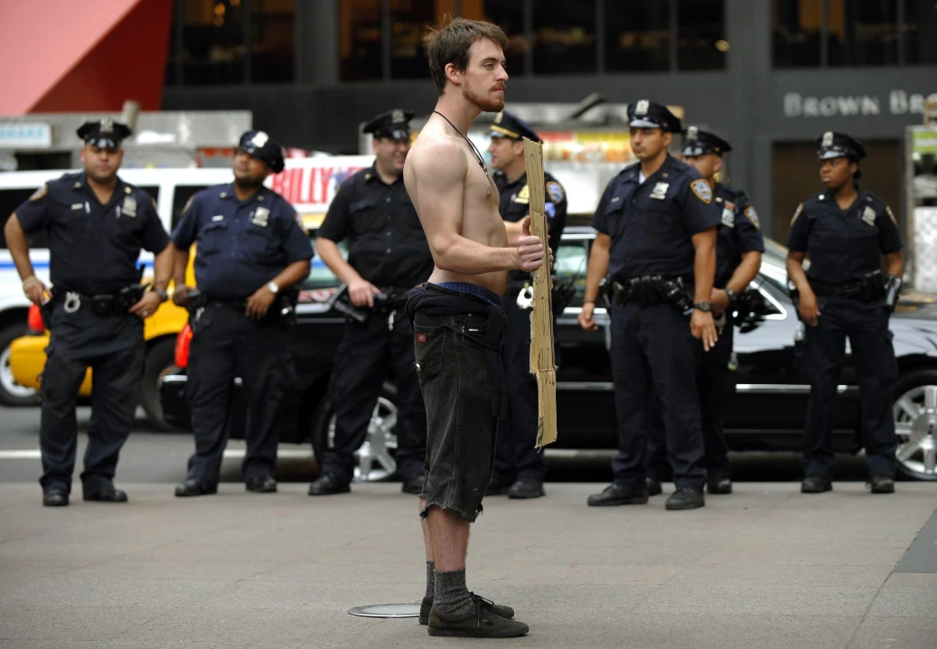 নিউইয়র্কে ইসরাইলকে অস্ত্র বিক্রির প্রতিবাদে বিক্ষোভ, আটক প্রায় ১০০ জন