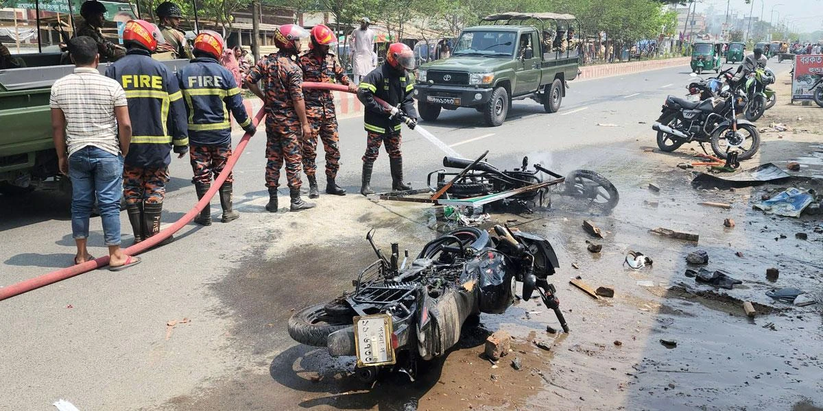 ঈশ্বরদীতে বিএনপির দুই গ্রুপের সংঘর্ষ-অগ্নিসংযোগ
