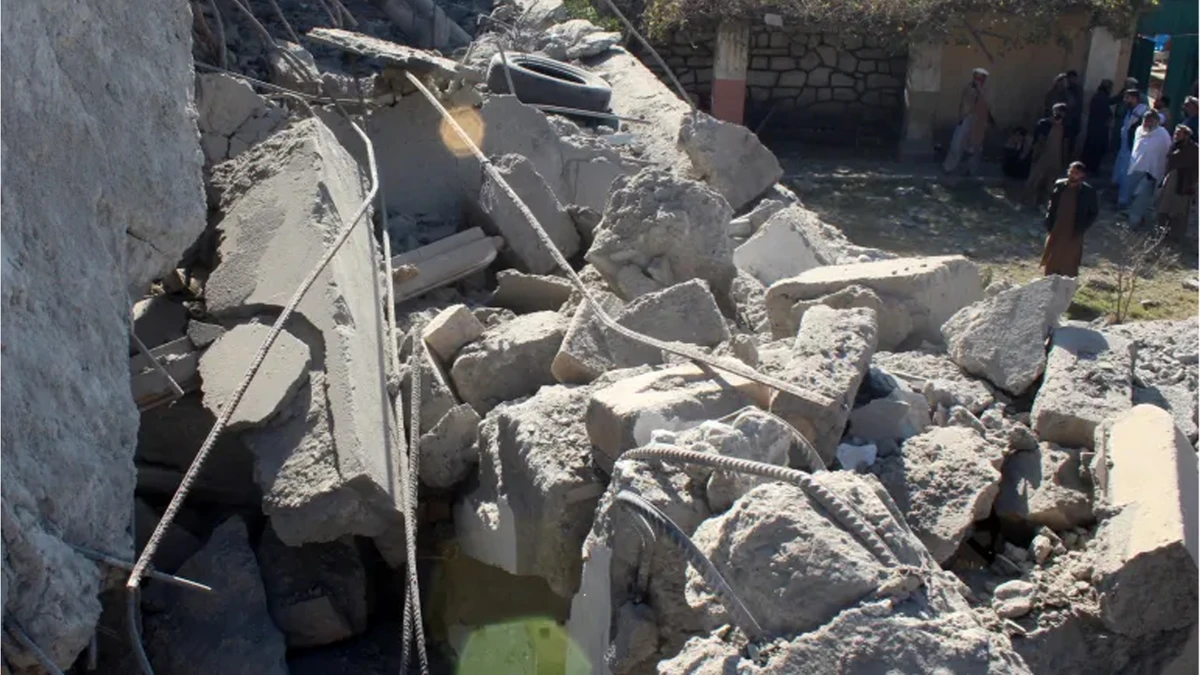 পাকিস্তানের বিমান হামলায় আফগানিস্তানে উত্তেজনা, দুই পক্ষের পাল্টা দাবি