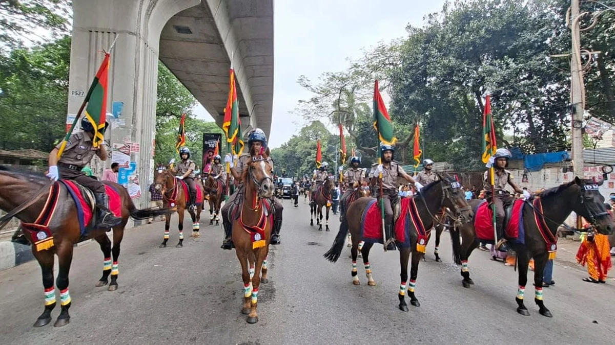 বৈশাখী শোভাযাত্রায় নজর কাড়ল ডিএমপির সুসজ্জিত অশ্বারোহী দল