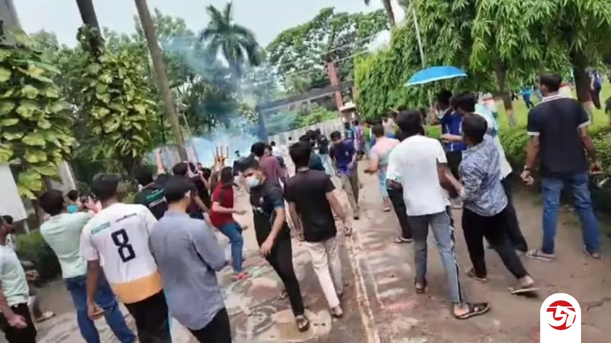 ডুয়েটে ভিসি নিয়োগ ঘিরে সংঘর্ষ, পুলিশসহ আহত ২৫