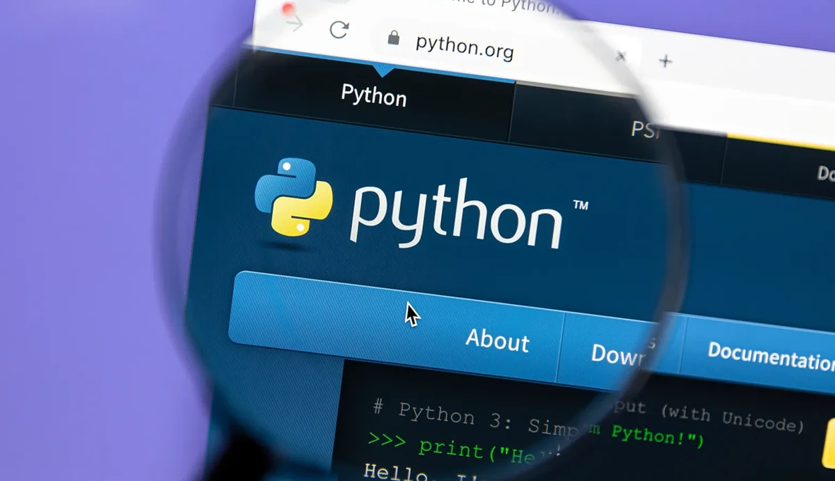 ২০২৬ সালে এসেও পাইথন শিখছেন না? আপনার ক্যারিয়ার বড় ঝুঁকির মুখে!