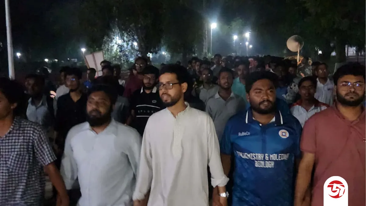 সংসদে হিজাব নিয়ে কটুক্তির প্রতিবাদে রাবি শিবিরের বিক্ষোভ