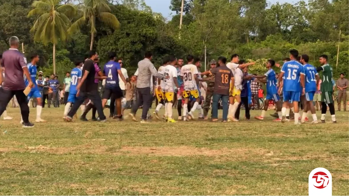 মাঠের সংঘর্ষে ৬ ঘণ্টা পর বিজিত শাবিপ্রবি দলকে বিজয়ী ঘোষণা, সমালোচনা