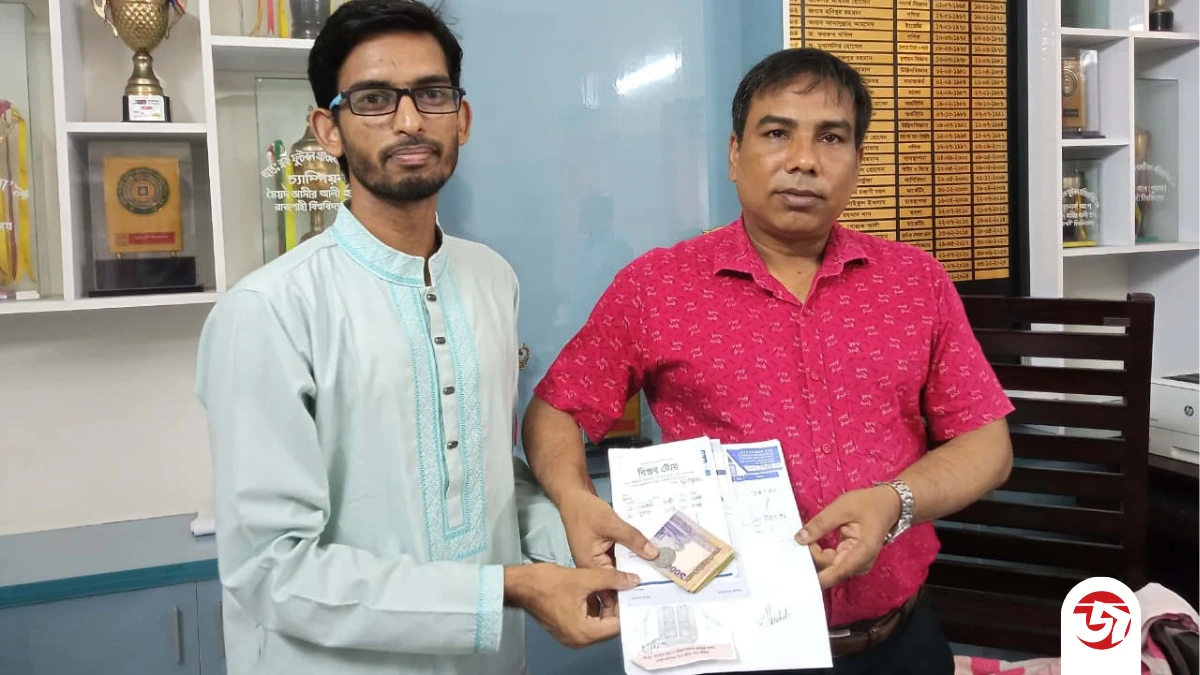 অনুষ্ঠান শেষে উদ্বৃত্ত টাকা ফেরত দিয়ে দৃষ্টান্ত স্থাপন করলো রাবির সৈয়দ আমীর আলী হল সংসদ