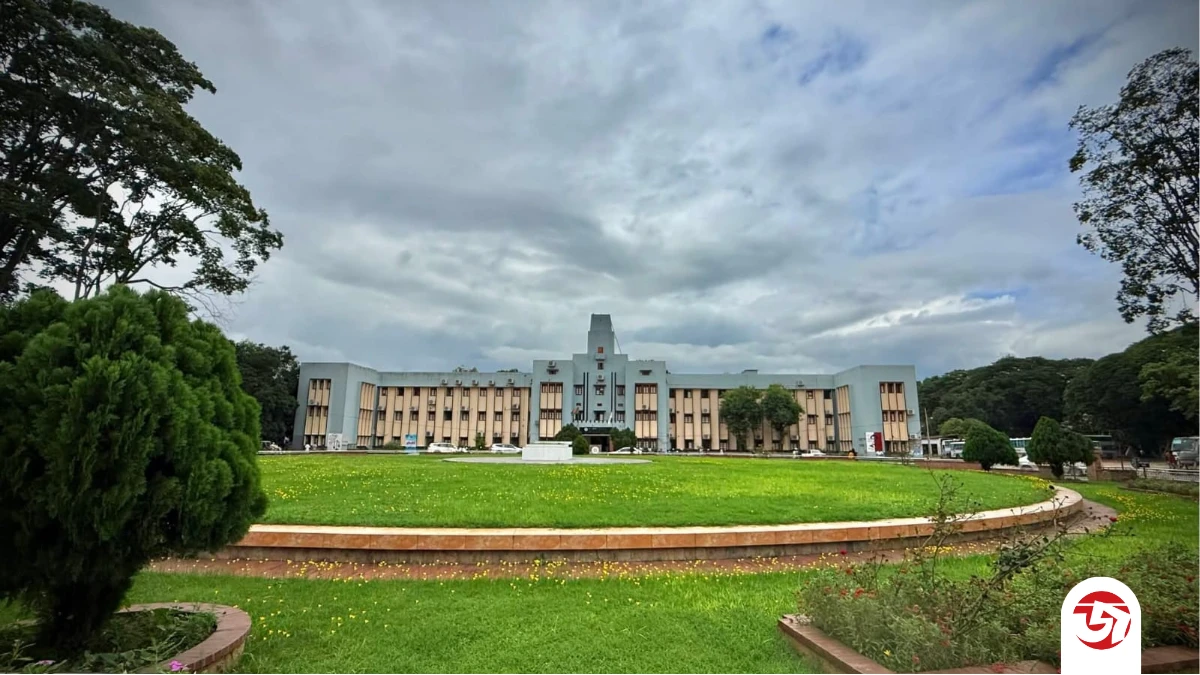 প্রটোকল বদলাচ্ছে রাবি; উপাচার্য কার্যালয়ে ফুল-উপহার নিয়ে প্রবেশে নিষেধাজ্ঞা