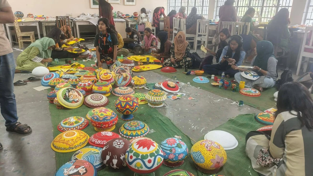 বর্ষ বরণে রাবিতে বইছে উৎসবের আমেজ, শেষ মুহূর্তে চলছে নানা কর্মযজ্ঞ