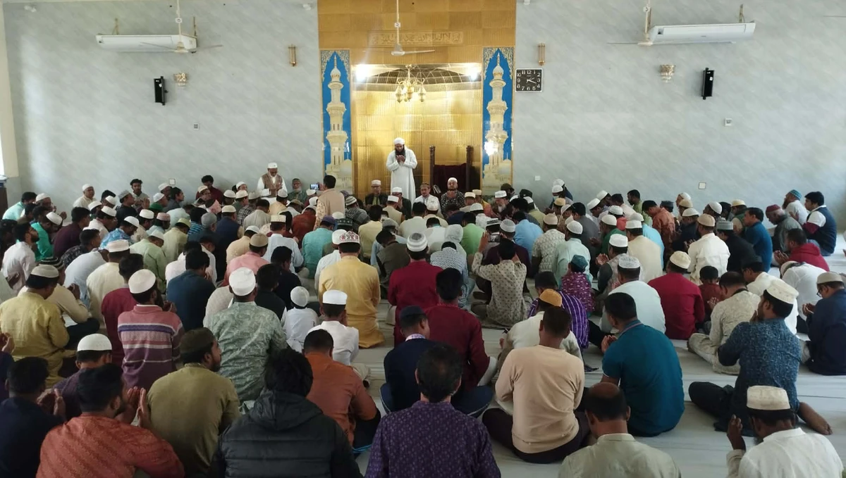 ভূমিধস বিজয় উপলক্ষে রাবির বিএনপিপন্থী শিক্ষকদের দোয়া-মোনাজাত