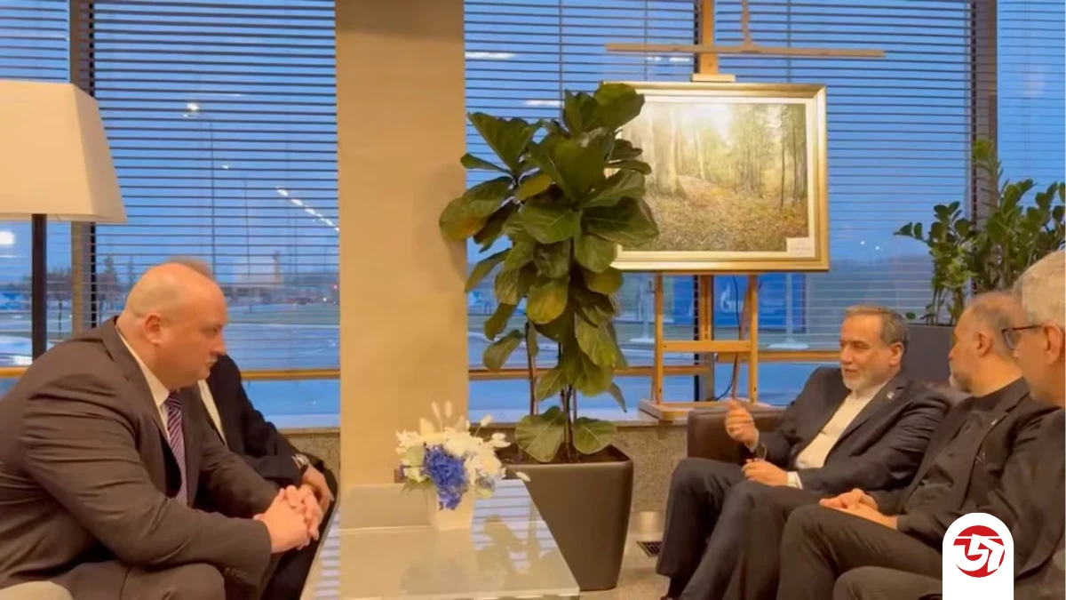 পুতিনের সমর্থন চাইতে রাশিয়ায় পৌঁছালেন ইরানের পররাষ্ট্রমন্ত্রী