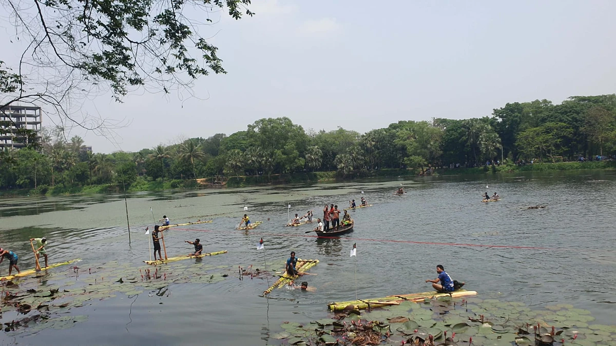 জাকসু কর্তৃক ভেলা বাইচ প্রতিযোগিতায় বিজয়ী শহীদ সালাম-বরকত হল