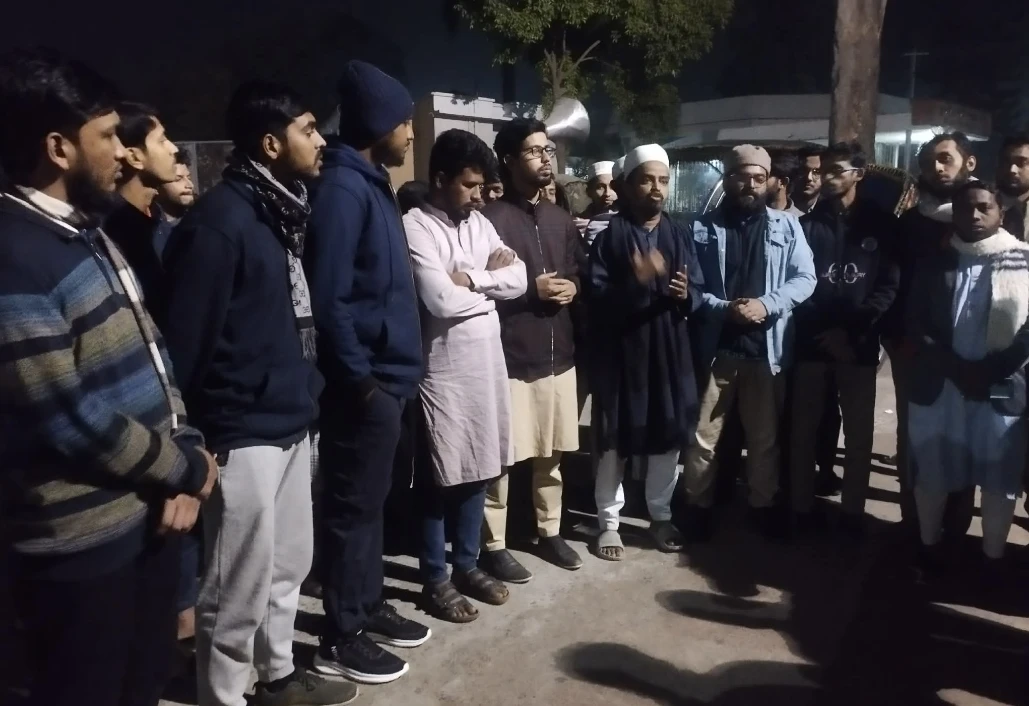 শাকসু নির্বাচন স্থগিতের প্রতিবাদে রাকসুর বিক্ষোভ