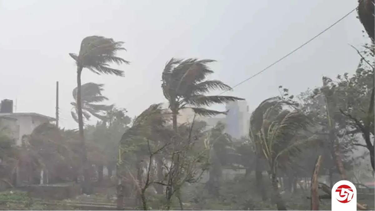 ১১ অঞ্চলে ঝড়-বৃষ্টির সতর্কতা, নদীবন্দরে ১ নম্বর সংকেত