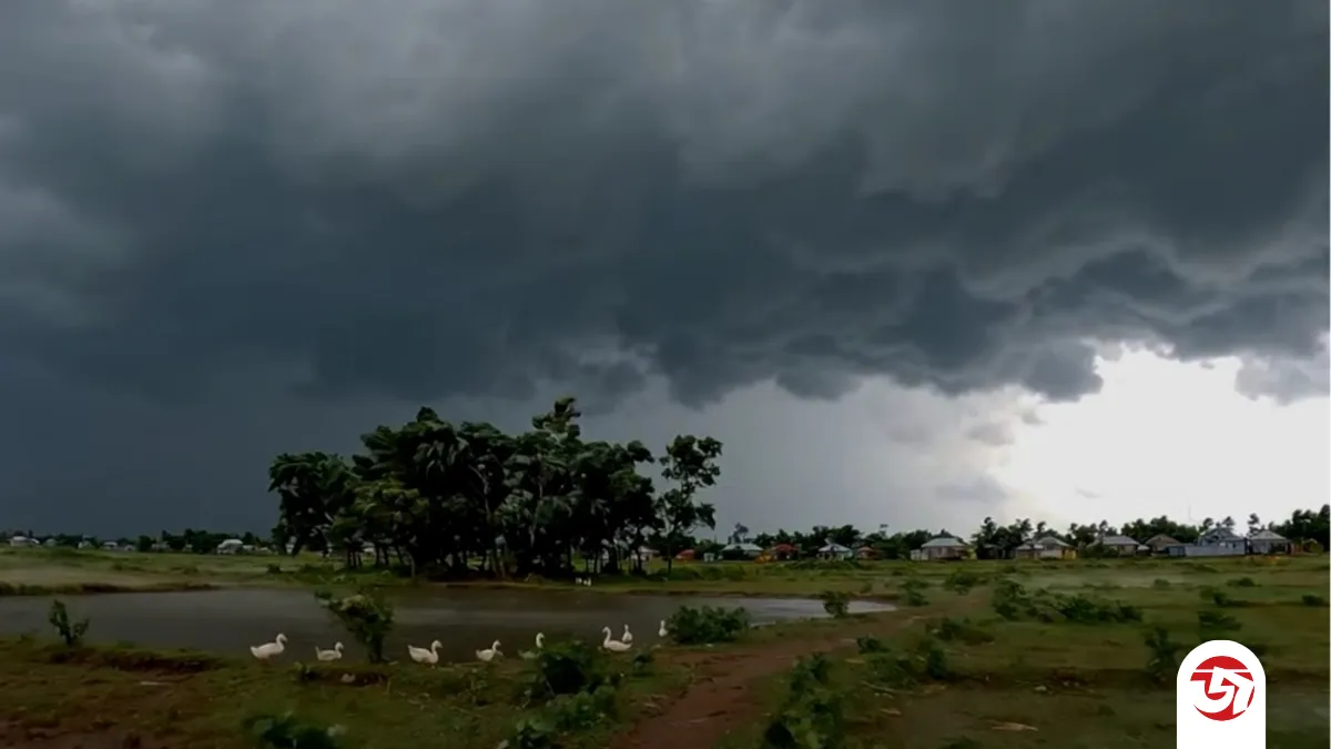 রাতের মধ্যে দেশের ১৮ অঞ্চলে ঝড়-বৃষ্টির সতর্কতা, নদীবন্দরে ১ নম্বর সংকেত