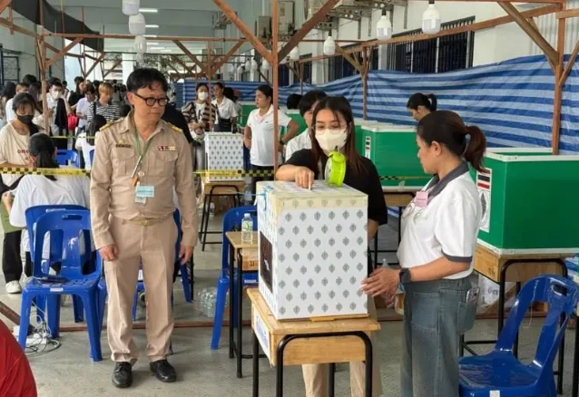 থাইল্যান্ডে জাতীয় নির্বাচনের ভোটগ্রহণ, সংবিধান সংশোধনে চলছে গণভোটও