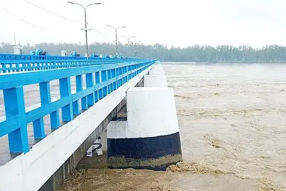 লালমনিরহাটে তিস্তার পানি বিপৎসীমার উপরে, হাজার পরিবার পানিবন্দী