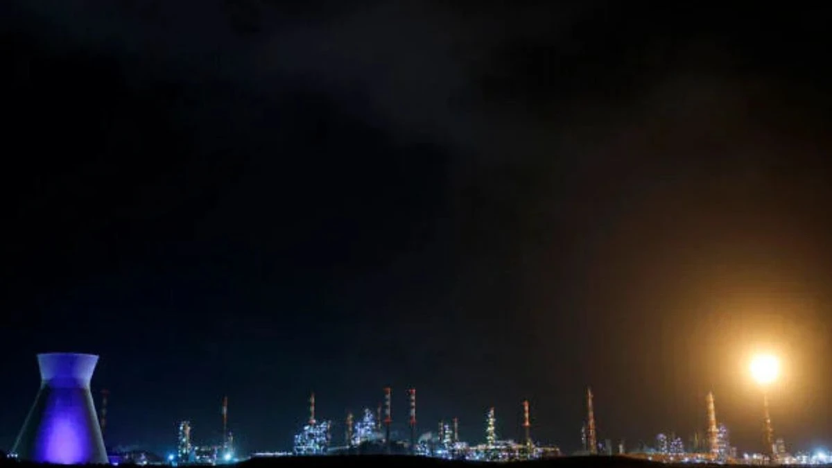ইসরায়েলের বৃহত্তম তেল শোধনাগার 'বাজান'-এ ইরানি মিসাইল হামলা