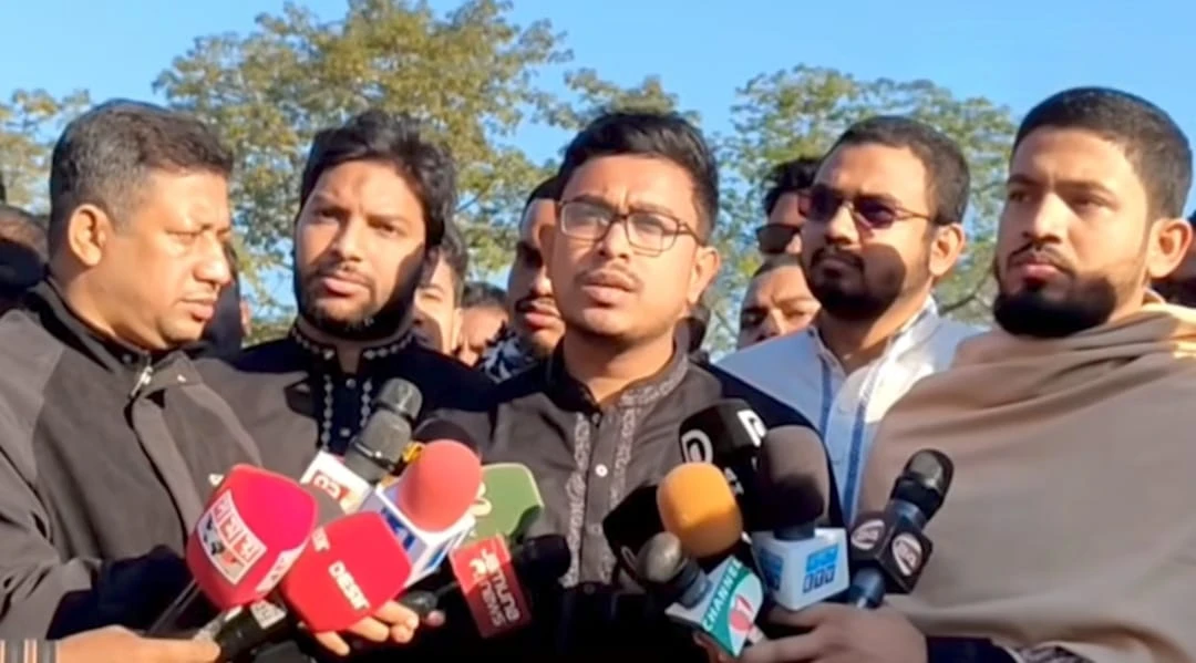 বাংলাদেশকে ধারণ করেই রাজনীতি করতে হবে : ডাকসু ভিপি