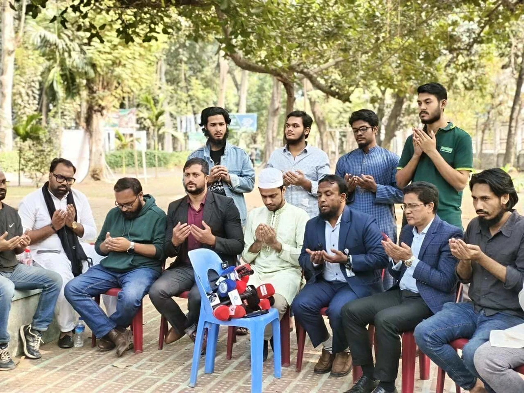 ওসমান হাদির সুস্থতা কামনায় ঢাবিতে দোয়া মাহফিল