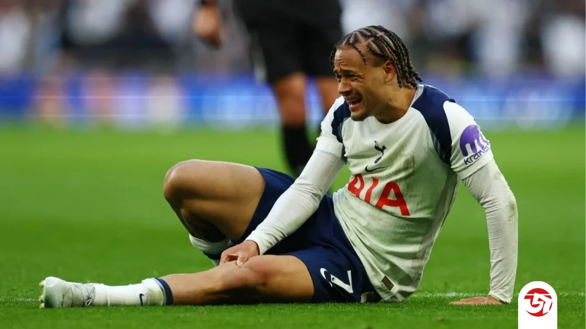 হাঁটুর ইনজুরিতে বিশ্বকাপ থেকে ছিটকে গেলেন জাভি সিমন্স