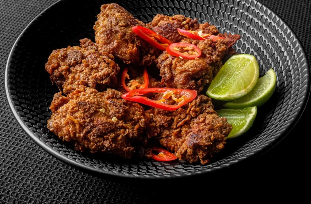 ঘরে তৈরি, কিন্তু স্বাদে বিশ্বজয়ী-মালয়েশিয়ান আয়াম গোরেং বেরেমপাহ রেসিপি যা সবাই পছন্দ করবে!