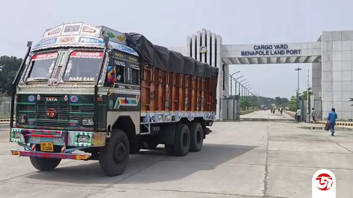 ৭ দিনের বিরতি কাটিয়ে বেনাপোল বন্দরে বাণিজ্য কার্যক্রম শুরু