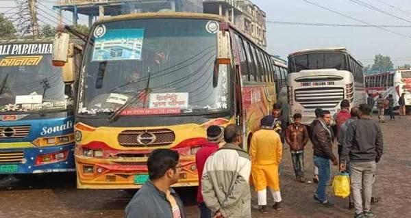 শিক্ষার্থী ও শ্রমিক দ্বন্দ্বে, দক্ষিণ-পশ্চিমাঞ্চলের ১৫ রুটে বাস চলাচল বন্ধ