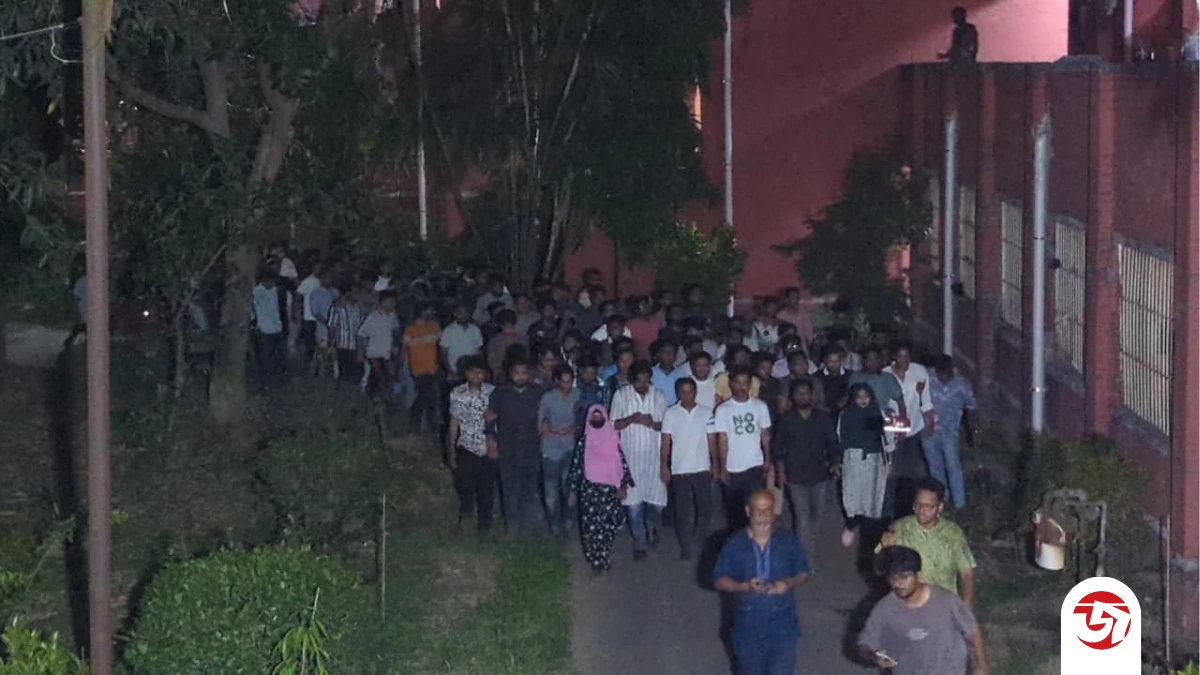 চট্টগ্রাম কলেজের সংঘর্ষের পর উত্তপ্ত চবি: ছাত্রদল ও শিবিরের পাল্টাপাল্টি বিক্ষোভ