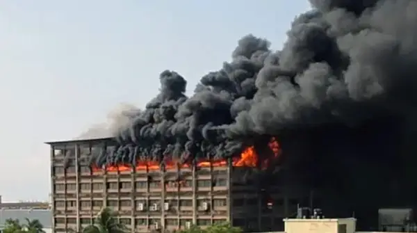 চট্টগ্রামের রপ্তানি জোনে পোশাক কারখানায় ভয়াবহ আগুন